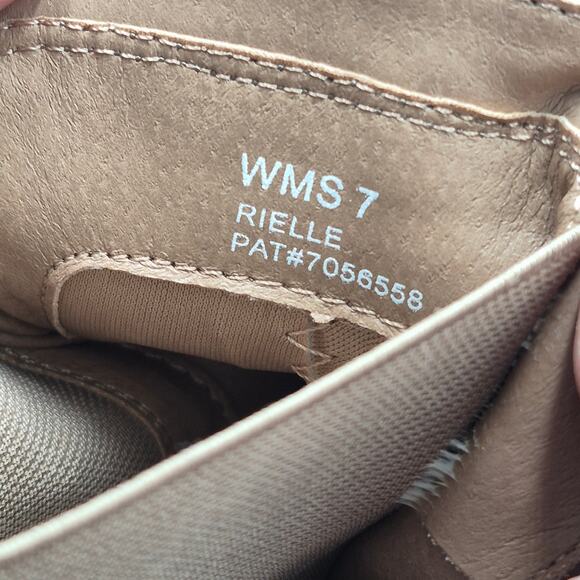 New DV by Dolce Vita Rielle Lug Sole Chelsea Boot Beige Women size 7 - Picture 7 of 8